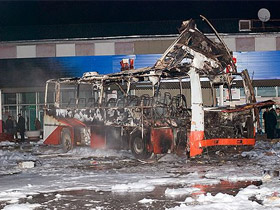 Взорванный автобус в Невинномысске. Фото с сайта nevinkaonline.ru