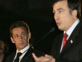 Николя Саркози и Михаил Саакашвили. Фото с сайта yahoo.com