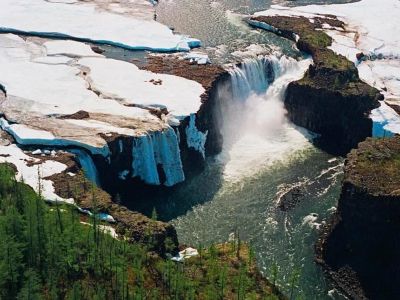 Водопад Китабо-Орон - одно из предполагаемых мест гибели министра МЧС. Фото: t.me/pr_russia/30672