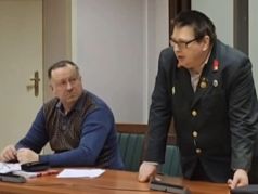 Дмитрий Денисов (слева) на суде. Фото: vkrizis.info
